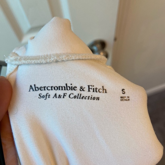 Abercrombie long sleeve top - Picture 2 of 2